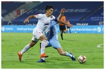 ಐಎಸ್‌ಎಲ್: ಬೆಂಗಳೂರಿಗೆ ಭರ್ಜರಿ ಜಯ, ಪ್ಲೇ ಆಫ್ ಆಸೆ ಜೀವಂತ