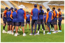 ಟೀಮ್ ಇಂಡಿಯಾದ ನೆಟ್ ಅಭ್ಯಾಸಕ್ಕೆ ಮುನ್ನ ಸ್ಪೂರ್ತಿಯ ಮಾತುಗಳನ್ನಾಡಿದ ರವಿ ಶಾಸ್ತ್ರಿ