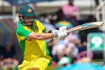 ಸ್ಫೋಟಕ ಸಿಕ್ಸ್‌ಗಳ ಚಚ್ಚಿ ನೂತನ ದಾಖಲೆ ಬರೆದ ಆ್ಯರನ್ ಫಿಂಚ್!