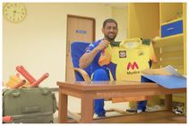 ಐಪಿಎಲ್ 2021: ಚೆನ್ನೈ ಸೂಪರ್ ಕಿಂಗ್ಸ್ ತಂಡದ ಹೊಸ ಜರ್ಸಿ ಬಿಡುಗಡೆಗೊಳಿಸಿದ ಎಂಎಸ್ ಧೋನಿ