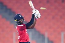 ಗೈಲ್ಸ್ ಬಿಚ್ಚಿಟ್ಟ ಕುತೂಹಲಕಾರಿ ಸತ್ಯ: ಆರ್ಚರ್ ಕೈಯೊಳಗಿದೆ ಗಾಜಿನ ಚೂರು!