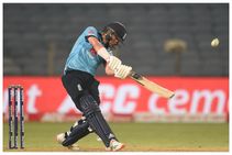 ಭಾರತ vs ಇಂಗ್ಲೆಂಡ್: 8ನೇ ಕ್ರಮಾಂಕದಲ್ಲಿ ಕಣಕ್ಕಿಳಿದು ವಿಶ್ವದಾಖಲೆ ಸರಿಗಟ್ಟಿದ ಸ್ಯಾಮ್ ಕರ್ರನ್