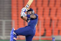 ಚೊಚ್ಚಲ ಇನ್ನಿಂಗ್ಸ್‌ನಲ್ಲೇ ವಿಶ್ವದಾಖಲೆ ನಿರ್ಮಿಸಿದ SKY: ವಿಡಿಯೋ