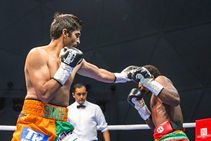 ವಿಜೇಂದರ್ vs ಲೋಪ್ಸನ್: 'ಬ್ಯಾಟಲ್‌ ಆನ್‌ ಶಿಪ್‌' ರೋಚಕ ವಿಡಿಯೋ!