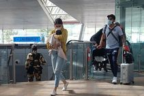 ಪತ್ನಿ ಅನುಷ್ಕಾ, ಪುತ್ರಿ ವಮಿಕಾ ಜೊತೆ ಕಾಣಿಸಿಕೊಂಡ ವಿರಾಟ್ ಕೊಹ್ಲಿ