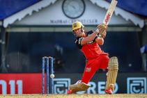 ಐಪಿಎಲ್: ಎಬಿ ಡಿ ವಿಲಿಯರ್ಸ್ ಸ್ಫೋಟಕ ಬ್ಯಾಟಿಂಗ್‌, 39ನೇ ಅರ್ಧ ಶತಕ