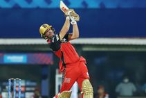 ಐಪಿಎಲ್: ಎಬಿಡಿ ಅಬ್ಬರ, ಡೆಲ್ಲಿ ವಿರುದ್ಧ ಬೆಂಗಳೂರಿಗೆ ರೋಚಕ ಗೆಲುವು