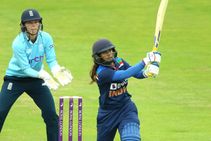 ಮಿಥಾಲಿ ರಾಜ್ ಅರ್ಧ ಶತಕ ವ್ಯರ್ಥ, ಇಂಗ್ಲೆಂಡ್ ವಿರುದ್ಧ ಸೋತ ಭಾರತ