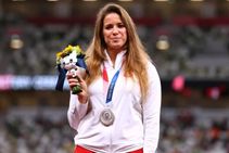 ಮಗುವಿನ ಚಿಕಿತ್ಸೆಗೆ ಒಲಿಂಪಿಕ್ಸ್ ಬೆಳ್ಳಿ ಪದಕ ಹರಾಜಿಗಿಟ್ಟ ಮಾರಿಯಾ ಆ್ಯಂಡ್ರೆಜಿಕ್!