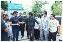 ತಮಿಳು ಸ್ಟಾರ್ ನಟ ವಿಜಯ್ ಸಿನಿಮಾ ಸೆಟ್‌ಗೆ ಸಿಎಸ್‌ಕೆ ನಾಯಕ ಎಂಎಸ್ ಧೋನಿ ಭೇಟಿ