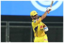 ಸಿಕ್ಸರ್ ಮೇಲೆ ಸಿಕ್ಸರ್ ಸಿಡಿಸಿ ಧೋನಿ: ಚೆಂಡು ಹುಡುಕುತ್ತಾ ಗಲ್ಲಿ ಕ್ರಿಕೆಟ್ ನೆನಪಿಸಿದ ಮಾಹಿ: ವಿಡಿಯೋ