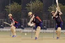 ಐಪಿಎಲ್: ನೆಟ್ ಪ್ರಾಕ್ಟೀಸ್‌ನಲ್ಲಿ ದೊಡ್ಡ ಹೊಡೆತಗಳನ್ನು ಬಾರಿಸಿದ ಎಬಿಡಿ; ವಿಡಿಯೋ ನೋಡಿ