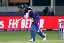 ಭಾರತ vs ಪಾಕ್: ಕೈಕೊಟ್ಟ ಓಪನರ್ಸ್, ಕೊಹ್ಲಿ-ಪಂತ್ ಆಸರೆ; ಪಾಕಿಸ್ತಾನಕ್ಕೆ ಸ್ಪರ್ಧಾತ್ಮಕ ಗುರಿ ನೀಡಿದ ಭಾರತ