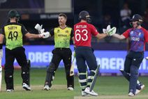 ಟಿ20 ವಿಶ್ವಕಪ್: ಅಗ್ರಸ್ಥಾನಕ್ಕಾಗಿ ಆಸ್ಟ್ರೇಲಿಯಾ ಮತ್ತು ಇಂಗ್ಲೆಂಡ್ ನಡುವೆ ಕಾದಾಟ