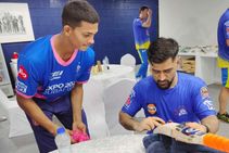 ಐಪಿಎಲ್ 2021: ಯಶಸ್ವಿ ಜೈಸ್ವಾಲ್ ಬ್ಯಾಟ್‌ಗೆ ಎಂಎಸ್ ಧೋನಿ ಸಹಿ