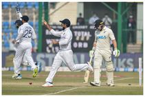 ಮೊದಲ ಟೆಸ್ಟ್‌: ನ್ಯೂಜಿಲೆಂಡ್ 296 ರನ್‌ಗಳಿಗೆ ಆಲೌಟ್‌, ಕಿವೀಸ್‌ಗೆ 49 ರನ್‌ಗಳ ಹಿನ್ನಡೆ