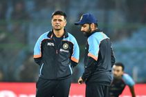 ಭಾರತ ಕೋಚ್‌ ಸ್ಥಾನಕ್ಕೆ ಮೊದಲ ಆಯ್ಕೆ ದ್ರಾವಿಡ್ ಅಲ್ಲ; ಅನುಮಾನ ಮೂಡಿಸಿದ ದಿಗ್ಗಜನ ಹೇಳಿಕೆ!