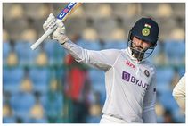 ಚೊಚ್ಚಲ ಟೆಸ್ಟ್ ಪಂದ್ಯದಲ್ಲೇ ಶತಕ ಸಿಡಿಸಿದ ಶ್ರೇಯಸ್ ಅಯ್ಯರ್: ಈ ಸಾಧನೆ ಮಾಡಿದ ಭಾರತದ 16ನೇ ಪ್ಲೇಯರ್