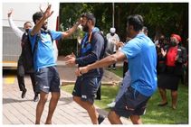 ಹೋಟೆಲ್ ಸಿಬ್ಬಂದಿಗಳೊಂದಿಗೆ ಕುಣಿದು ಗೆಲುವನ್ನು ಸಂಭ್ರಮಿಸಿದ ಕೊಹ್ಲಿ, ಪೂಜಾರ, ಮಯಾಂಕ್: ವಿಡಿಯೋ