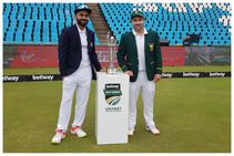 ಬಾಕ್ಸಿಂಗ್ ಡೇ ಟೆಸ್ಟ್: ಕಪ್ಪುಪಟ್ಟಿ ಧರಿಸಿ ಕಣಕ್ಕಿಳಿದ ದಕ್ಷಿಣ ಆಫ್ರಿಕಾ ಕ್ರಿಕೆಟಿಗರು; ಕಾರಣ ಇಲ್ಲಿದೆ!