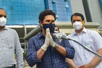 ಗೆಳತಿ ಜೀವ ಉಳಿಸಿದ ಟ್ರಾಫಿಕ್ ಪೊಲೀಸ್‌ ಭೇಟಿ ಮಾಡಿ ಕೃತಜ್ಞತೆ ಸಲ್ಲಿಸಿದ ಸಚಿನ್ ತೆಂಡೂಲ್ಕರ್