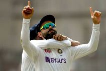 'ಕೊನೆಗೂ ದ ರಾಕ್ ಮತ್ತೆ ಬಂದ' ಎಂದು ಮೈದಾನದಲ್ಲಿ ಆ ಆಟಗಾರನಿಗೋಸ್ಕರ ಕೂಗಿದ ಕೊಹ್ಲಿ