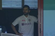 ಭಾರತ vs ದ.ಆಫ್ರಿಕಾ: ತನ್ನ ವಿಕೆಟ್ ಕುರಿತು ಚಿಂತಿಸುತ್ತಾ ನಿಂತ ವಿರಾಟ್ ಕೊಹ್ಲಿ