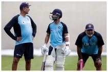 ಟೀಂ ಇಂಡಿಯಾ ಕೋಚ್ ಮತ್ತು ನಾಯಕನಿಗೆ ವಿಶೇಷ ಹಕ್ಕು ಬೇಕಿದೆ: ರವಿಶಾಸ್ತ್ರಿ