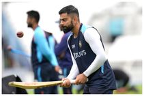 ಕೊಹ್ಲಿ ಅಸಮಾಧಾನ ಇನ್ನೂ ತಣ್ಣಗಾಗಿಲ್ವಾ?: ಅನುಮಾನ ಮೂಡಿಸಿದೆ ವಿರಾಟ್ ಕೊಹ್ಲಿ ನಡೆ!