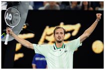 ಆಸ್ಟ್ರೇಲಿಯನ್ ಓಪನ್,: ಫೈನಲ್‌ಗೇರಿದ ಡ್ಯಾನಿಲ್ ಮಡ್ವಡೇವ್, ನಡಾಲ್ ವಿರುದ್ಧ ಫೈನಲ್ ಹಣಾಹಣಿ