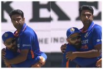 ಕ್ವಿಂಟನ್ ವಿಕೆಟ್ ಪಡೆದ ಅಶ್ವಿನ್‌ಗೆ ಬಿಗಿ ಅಪ್ಪುಗೆ ನೀಡಿದ ಕೊಹ್ಲಿ: ನೆಟ್ಟಿಗರ ಪ್ರತಿಕ್ರಿಯೆ ಹೇಗಿದೆ ನೋಡಿ!