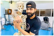 ಸ್ಕೆಲಿಟನ್ ಜೊತೆಗೆ ಸ್ನೇಹ ಬೆಳೆಸಿದ ರವೀಂದ್ರ ಜಡೇಜಾ: ಡಯಟ್ ಹೆಚ್ಚಾಗಿ ಹೀಗಾದ್ರಂತೆ!