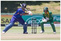 ಚೊಚ್ಚಲ ಏಕದಿನ ಸೆಂಚುರಿ ಮಿಸ್ ಮಾಡಿಕೊಂಡ ರಿಷಭ್ ಪಂತ್: ವಿಕೆಟ್ ಪಡೆದು ಅಬ್ಬರಿಸಿದ ಶಮ್ಸಿ