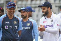 ಕೊಹ್ಲಿಯನ್ನು ನಾಯಕತ್ವದಿಂದ ಕೆಳಗಿಳಿಸಿದ್ದು ಇವರೇ, ಇದಕ್ಕೆಲ್ಲಾ ವಿರಾಟ್ ಭಯ ಪಡಬಾರದು: ಮಾಜಿ ಕ್ರಿಕೆಟಿಗ!