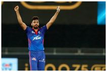ಭರ್ಜರಿ ಮೊತ್ತಕ್ಕೆ ಹರಾಜಾಗಿ ಐಪಿಎಲ್ ಇತಿಹಾಸದಲ್ಲಿ ಹೊಸ ದಾಖಲೆ ಬರೆದ ಆವೇಶ್ ಖಾನ್