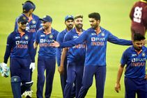 ಶ್ರೀಲಂಕಾ ವಿರುದ್ಧದ ಪ್ರಥಮ ಟಿ20 ಪಂದ್ಯ ಗೆಲ್ಲಬೇಕೆಂದರೆ ಈ ಆಟಗಾರನನ್ನು ಹೊರಗಿಡಬೇಕು ಎಂದ ಮಾಜಿ ಕ್ರಿಕೆಟಿಗ!