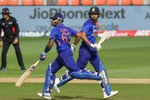 ಭಾರತ vs ವಿಂಡೀಸ್ 2ನೇ ಏಕದಿನ: ಕುಸಿದಿದ್ದ ಭಾರತಕ್ಕೆ ರಾಹುಲ್, ಸೂರ್ಯ ಆಸರೆ; ವಿಂಡೀಸ್‌ಗೆ 238 ರನ್ ಗುರಿ