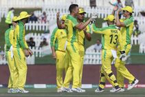 ಐಪಿಎಲ್ ಮೆಗಾ ಹರಾಜು: 7.75 ಕೋಟಿಗೆ ಮೂರನೇ ಬೌಲರ್‌ನ್ನು ತೆಕ್ಕೆಗೆ ಹಾಕಿಕೊಂಡ ಆರ್‌ಸಿಬಿ