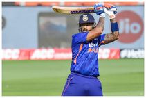 ಅಪರೂಪದ ಸಾಧನೆ ಮಾಡಿದ ಸೂರ್ಯಕುಮಾರ್ ಯಾದವ್: ಪ್ರತಿ ಪಂದ್ಯದಲ್ಲೂ 30+ ರನ್