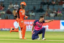 SRH Vs RR: 8 ಕೋಟಿಗೆ ಖರೀದಿಸಿದ ಸ್ಪೋಟಕ ಆಟಗಾರನನ್ನು 8ನೇ ಕ್ರಮಾಂಕದಲ್ಲಿ ಕಣಕ್ಕಿಳಿಸಿ ಬೆಪ್ಪಾದ ಫ್ರಾಂಚೈಸಿ!