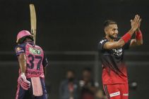 ಆತನೇ ಉತ್ತರಿಸಲಿ: ಆರ್‌ಸಿಬಿ ವಿರುದ್ಧ ರಾಜಸ್ಥಾನ್ ಸೋಲಿಗೆ ಕಾರಣ ಯಾರೆಂದು ತಿಳಿಸಿದ ರವಿಶಾಸ್ತ್ರಿ, ಗವಾಸ್ಕರ್!