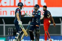 RCB vs GT: ಪಂದ್ಯದಲ್ಲಿ ಗೆಲ್ಲಲು ನಿಮ್ಮ ಡ್ರೀಮ್ ಟೀಮ್ ಹೀಗಿರಲಿ; ಈತನಿಗೆ ನಾಯಕತ್ವ ನೀಡಿ