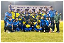 ಹಿರಿಯ ಮಹಿಳಾ ಟಿ20 ಚಾಂಪಿಯನ್‌ಶಿಪ್‌: 10ನೇ ಬಾರಿಗೆ ಟ್ರೋಫಿ ಮುಡಿಗೇರಿಸಿಕೊಂಡ ರೈಲ್ವೇಸ್‌