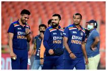 IPL 2022: ಟೂರ್ನಿಯಲ್ಲಿ ಕಳಪೆ ಪ್ರದರ್ಶನ, ಟೀಂ ಇಂಡಿಯಾದಿಂದ ಇವರಿಗೆ ಗೇಟ್‌ಪಾಸ್ ಸಾಧ್ಯತೆ