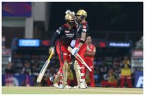 RCB vs SRH: ದಿನೇಶ್ ಕಾರ್ತಿಕ್ ಸಿಡಿಲಬ್ಬರದ ಬ್ಯಾಟಿಂಗ್‌ ಕಂಡ ವಿರಾಟ್ ಕೊಹ್ಲಿ ಮಾಡಿದ್ದೇನು? ವಿಡಿಯೋ