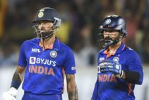 ಭಾರತ vs ಐರ್ಲೆಂಡ್ ಪ್ರಥಮ ಟಿ20: ಈ ಮೈಲಿಗಲ್ಲುಗಳ ಮೇಲೆ ಪಾಂಡ್ಯ, ಡಿಕೆ ಮತ್ತು ರಾಹುಲ್ ತ್ರಿಪಾಠಿ ಕಣ್ಣು