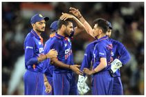 ಭಾರತ vs ದ. ಆಫ್ರಿಕಾ: ಸ್ಪಿನ್ ದಾಳಿಗೆ ಬೆದರಿದ ಬವುಬಾ ಪಡೆ: ವೈಜಾಗ್‌ನಲ್ಲಿ ವಿಜಯ ಪತಾಕೆ ಹಾರಿಸಿದ ಭಾರತ