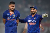 Ind vs SA: 4ನೇ ಟಿ20 ಪಂದ್ಯದಲ್ಲಿ ಭಾರತದ ಆಡುವ 11ರ ಬಳಗ; ಅವೇಶ್ ಖಾನ್ ಬದಲು ಅರ್ಶ್‌ದೀಪ್?