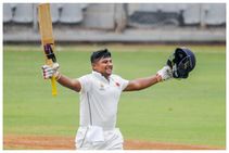 ರಣಜಿಯಲ್ಲಿ ಮುಂದುವರಿದ ಸರ್ಫರಾಜ್ ನಾಗಾಲೋಟ: 153 ರನ್‌ಗಳಿಸಿ ಹೊಸ ಇತಿಹಾಸ ಬರೆದ ಮುಂಬೈ ಕ್ರಿಕೆಟಿಗ