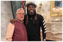 ವಂಚಕ ವಿಜಯ್ ಮಲ್ಯರನ್ನ ಭೇಟಿಯಾದ ವಿಂಡೀಸ್ ಕ್ರಿಕೆಟಿಗ ಕ್ರಿಸ್ ಗೇಲ್